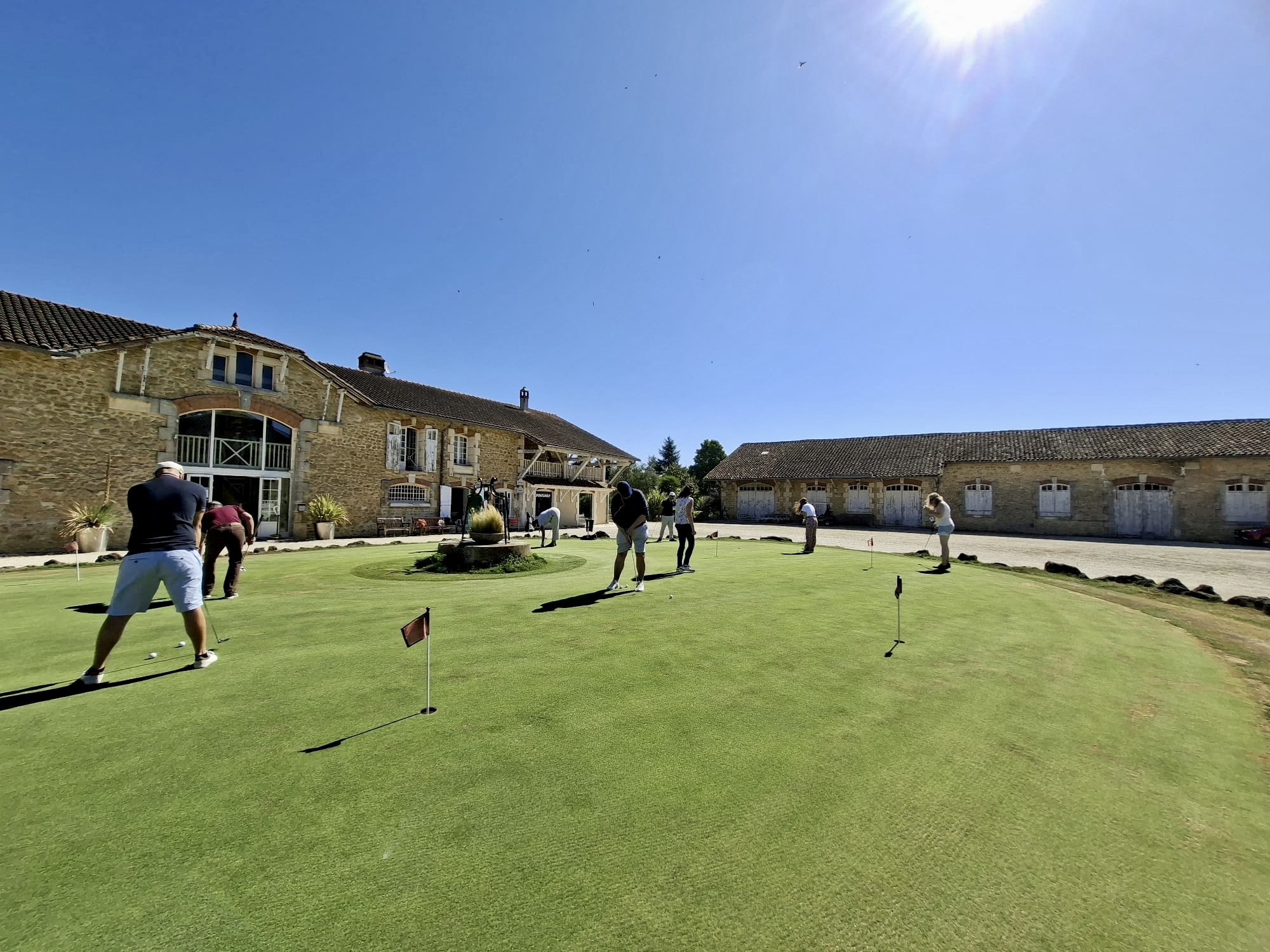 RDV TERMINÉ ııı INITIATION GOLF Le Vendredi 11 Juillet à 10H00 !